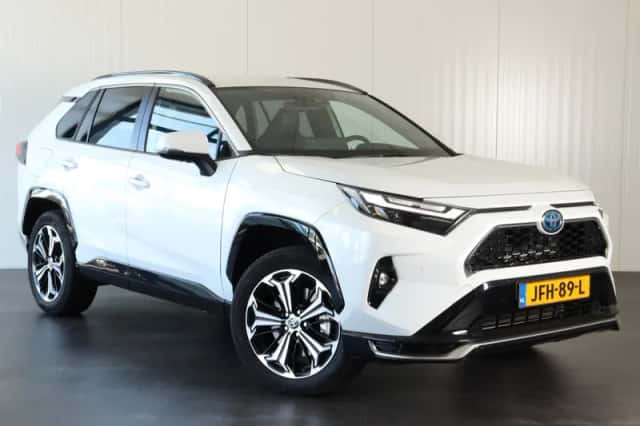 Toyota RAV4 (2025) thumbnail 3