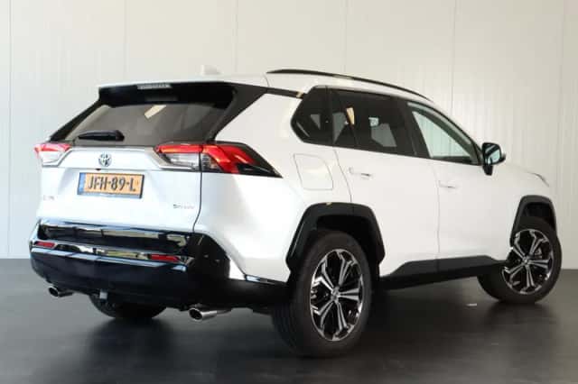 Toyota RAV4 (2025) thumbnail 4
