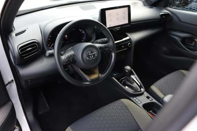 Toyota Yaris Cross (2024) thumbnail 4