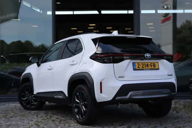 Toyota Yaris Cross (2024) thumbnail 5