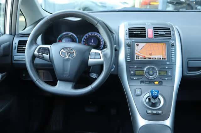 Toyota Auris (2011) thumbnail 4