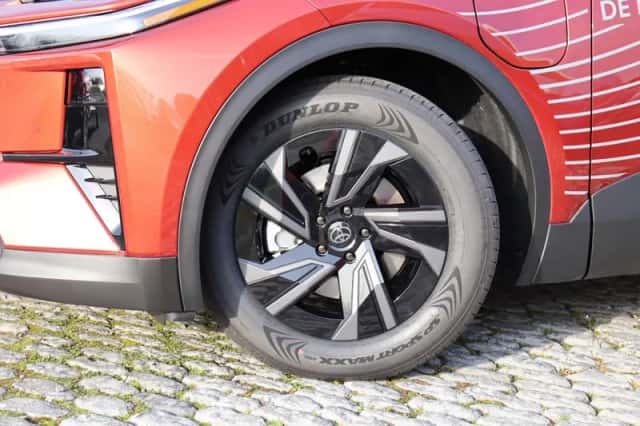 Toyota C-HR+ (2026) thumbnail 3