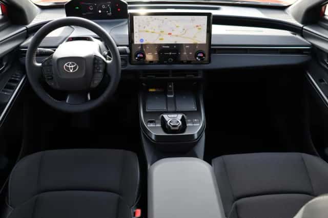 Toyota C-HR+ (2026) thumbnail 4