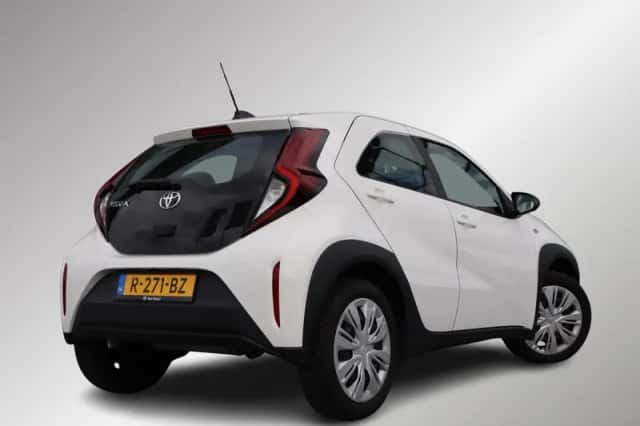 Toyota Aygo X (2022) thumbnail 2