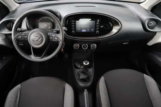 Toyota Aygo X (2022) thumbnail 3
