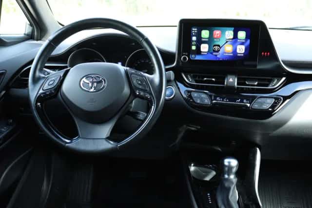 Toyota C-HR (2022) thumbnail 4