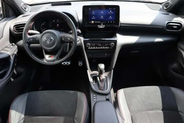 Toyota Yaris Cross (2023) thumbnail 3