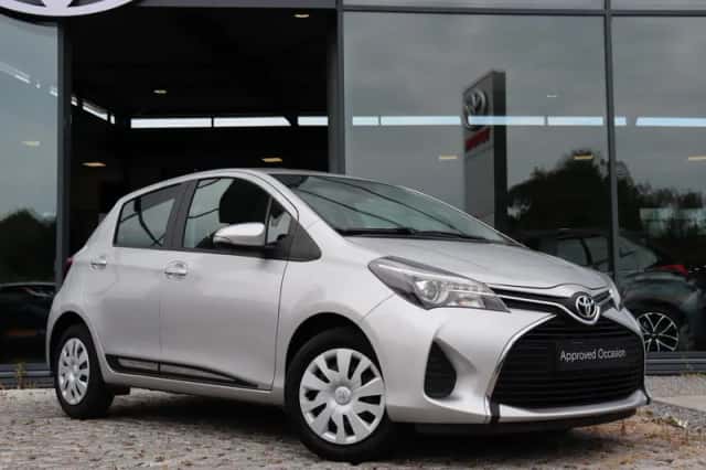 Toyota Yaris (2017) thumbnail 6
