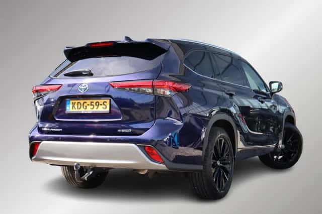 Toyota Highlander (2024) thumbnail 2