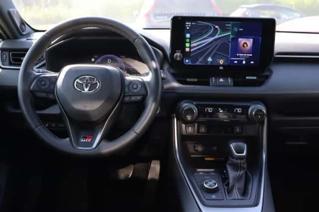 Toyota RAV4 (2024) thumbnail 4