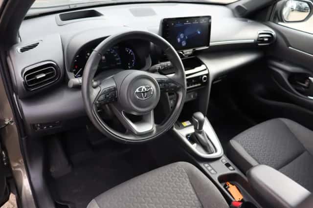 Toyota Yaris Cross (2024) thumbnail 3