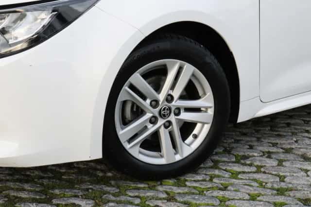 Toyota Corolla (2022) thumbnail 3