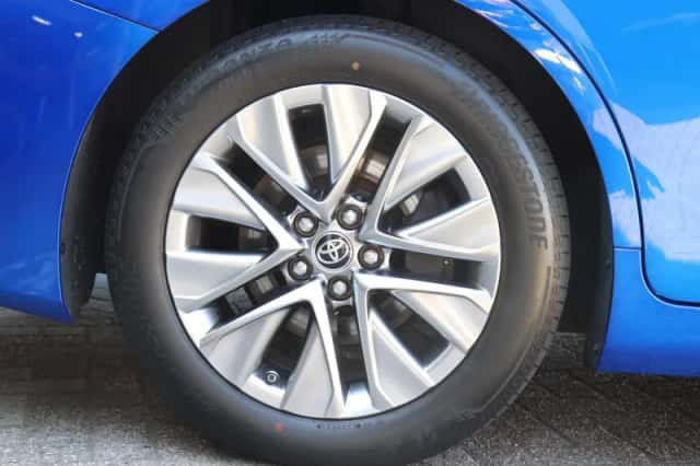 Toyota Mirai (2022) thumbnail 3