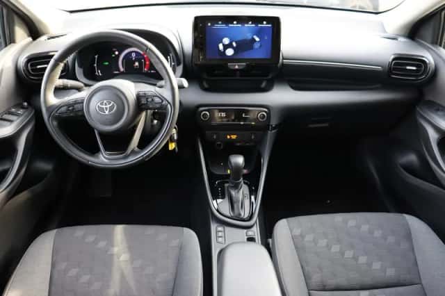 Toyota Yaris (2025) thumbnail 4