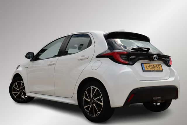 Toyota Yaris (2021) thumbnail 5