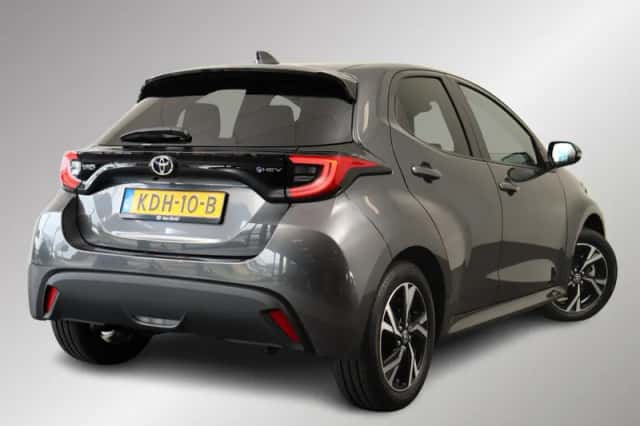 Toyota Yaris (2025) thumbnail 2