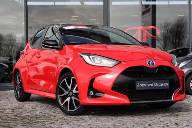 Toyota Yaris (2021) thumbnail 2