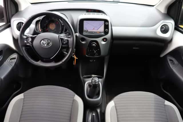 Toyota Aygo (2019) thumbnail 3