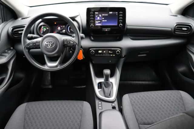 Toyota Yaris (2021) thumbnail 4