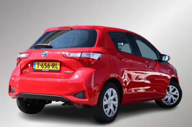 Toyota Yaris (2019) thumbnail 2