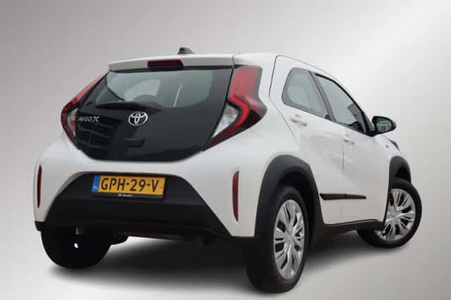 Toyota Aygo X (2024) thumbnail 2