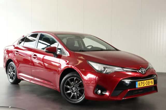Toyota Avensis (2017) thumbnail 3