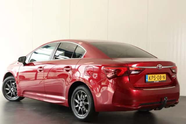 Toyota Avensis (2017) thumbnail 4