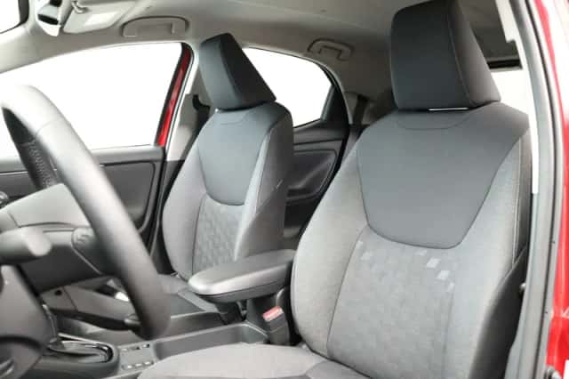 Toyota Yaris (2025) thumbnail 3