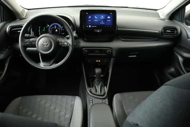 Toyota Yaris (2025) thumbnail 4