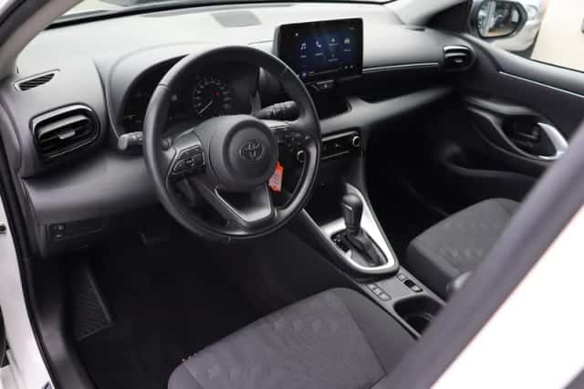 Toyota Yaris (2025) thumbnail 4