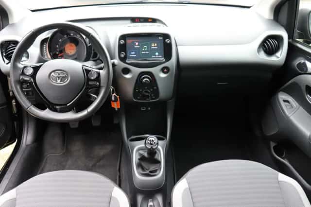 Toyota Aygo (2020) thumbnail 3