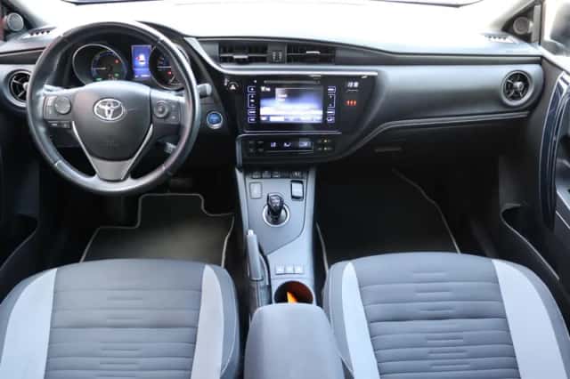 Toyota Auris (2016) thumbnail 4