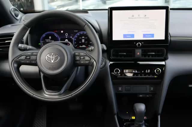 Toyota Yaris Cross (2026) thumbnail 3