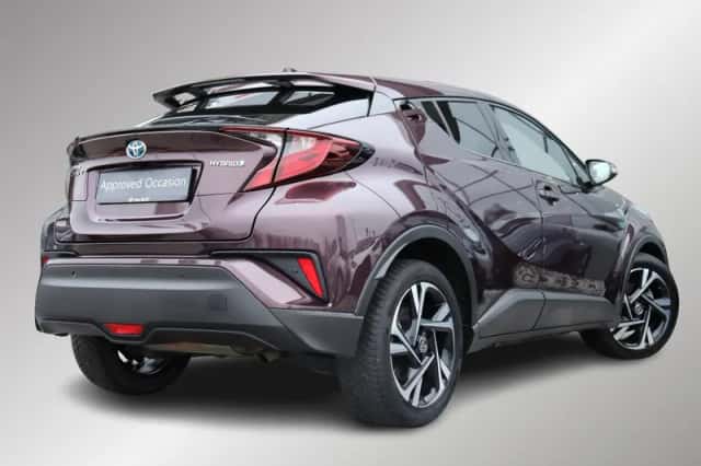 Toyota C-HR (2023) thumbnail 2