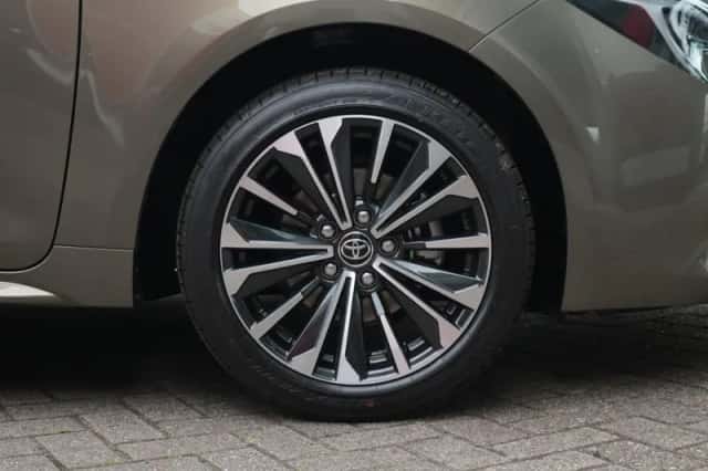 Toyota Corolla (2025) thumbnail 4