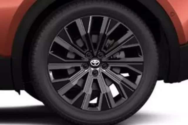 Toyota C-HR+ (2026) thumbnail 3
