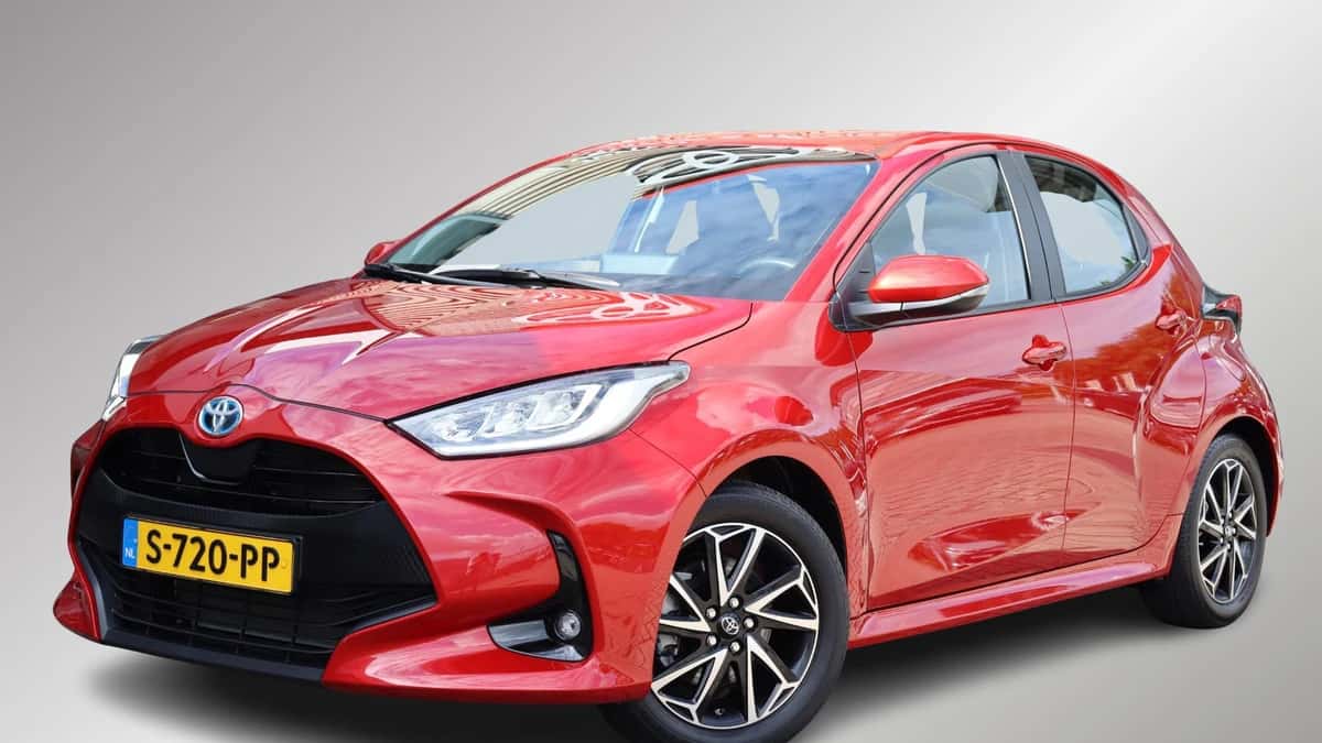 Toyota Yaris (2023) — foto 1