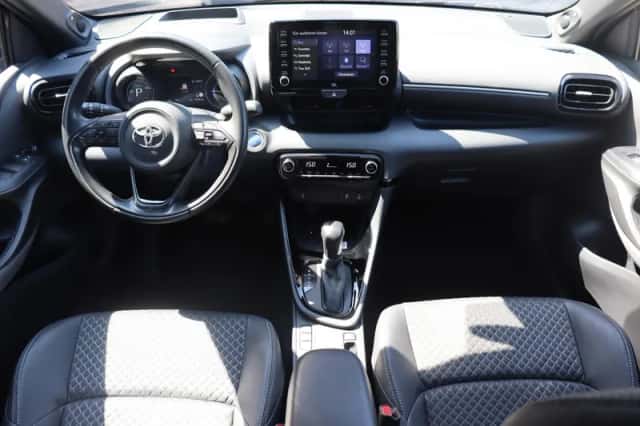 Toyota Yaris (2021) thumbnail 4