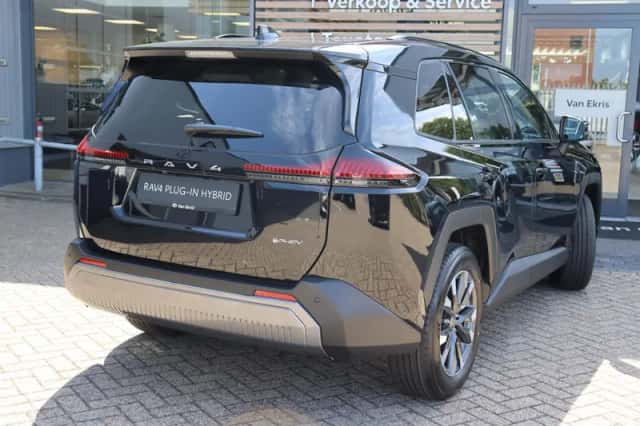 Toyota RAV4 (2026) thumbnail 2