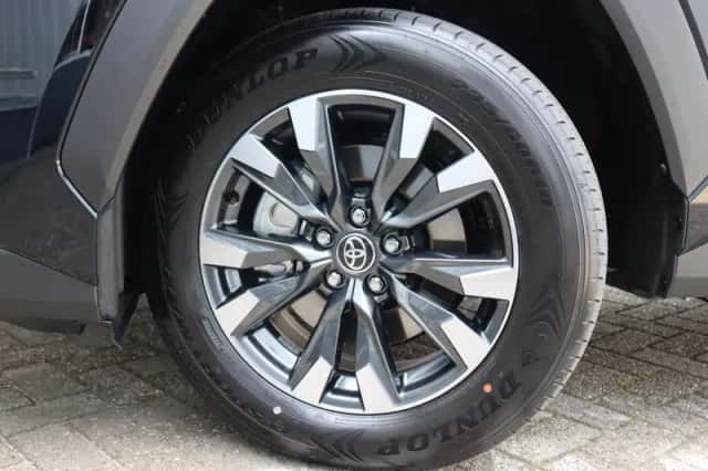 Toyota RAV4 (2026) thumbnail 3