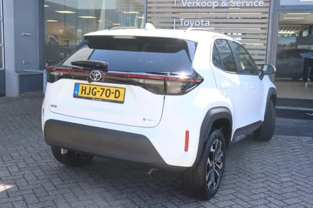 Toyota Yaris Cross (2025) thumbnail 2