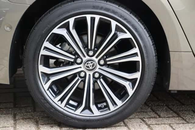 Toyota Corolla (2022) thumbnail 3