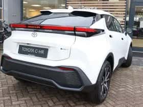 Toyota C-HR (2026) thumbnail 3
