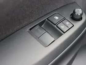 Toyota Yaris (2023) thumbnail 23