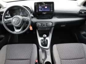 Toyota Yaris (2023) thumbnail 4