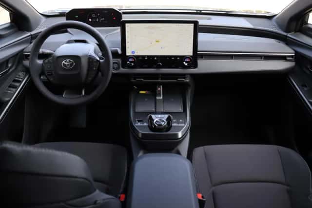 Toyota C-HR+ (2026) thumbnail 3