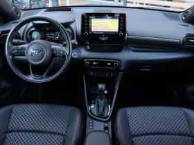 Toyota Yaris (2020) thumbnail 2