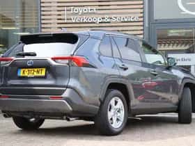Toyota RAV4 (2020) thumbnail 2