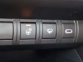 Toyota C-HR (2025) thumbnail 26