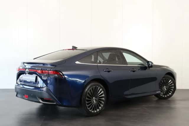 Toyota Mirai (2024) thumbnail 3